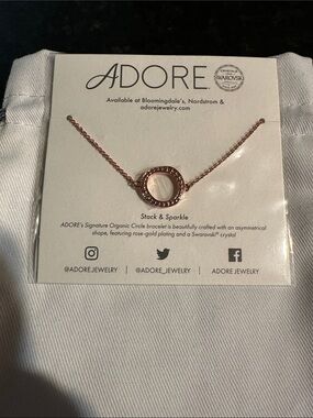 Adore necklace